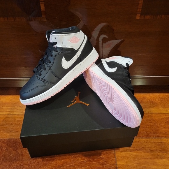 Jordan Other - Brand New Air Jordan 1 Mid (GS) Sneakers
